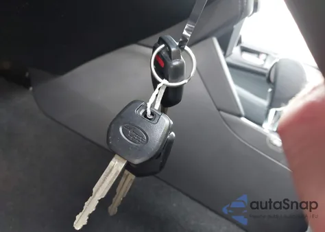 2018 Subaru Outback 2.5I Premium z USA, uszkodzony, nr VIN 4S4BSAFC4J3257300